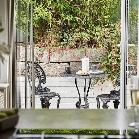 Lux Near Pannett Park/cinder Trail Tatil Evi