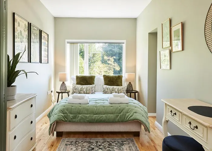 בית נופש Lux Near Pannett Park/cinder Trail