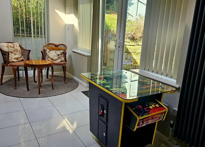 Lux Near Pannett Park/cinder Trail * וויטבי